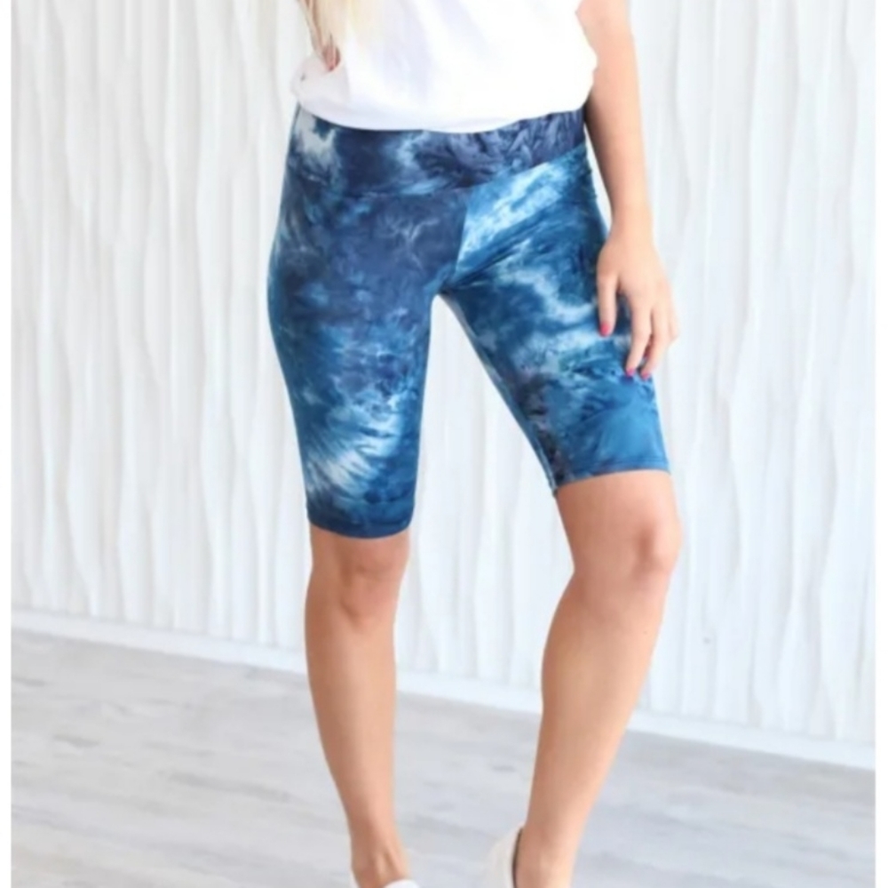 💙 High Waisted Blue Tie Dye Biker Shorts 💙